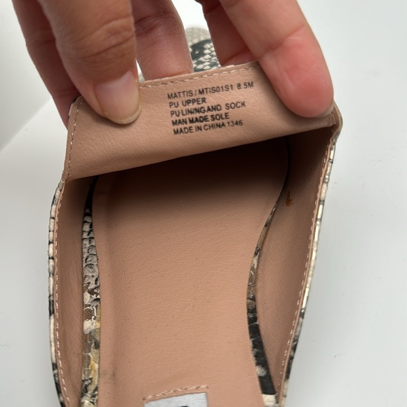 Steve Madden Mattis Python Snakeskin Pointed Toe Slip On Mules Flats Size 8.5 - Picture 8 of 12